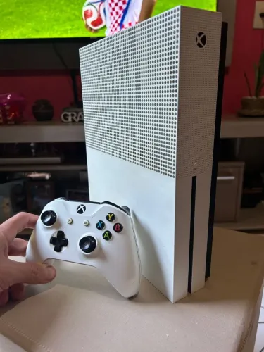 Xbox One S