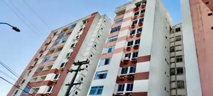 OÇO: vendo APARTAMENTO ENORME, na DIVISA com a PONTA VERDE, e PERTO do SEB / COC    %