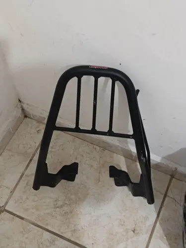 Suporte para baú da Fluo 125 Yamaha