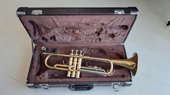 Trompete Yamaha YTR-2320E Sib Made in Japan