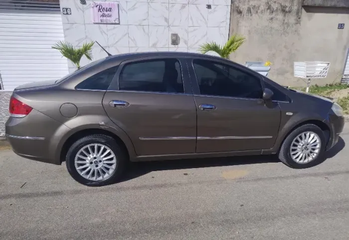 Fiat Linea 1.9/ HLX 1.9/ 1.8 Flex 16V 4P 2010