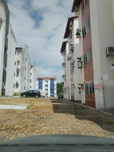 Apto no condomínio Solaris I, Rua Desembargador Mota, bairro Monte Castelo Te/PI