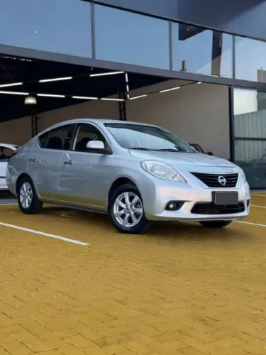 Nissan Versa SL 1.6 16V Flex Fuel 4P Mec. 2014