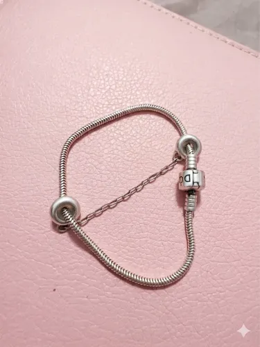 Pulseira berloque com pega ladrão ambos prata 925