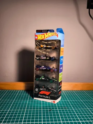 Hot Wheels Formula 1 pack 2025 (aberto)