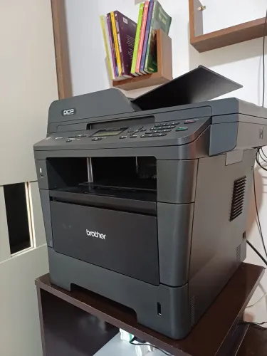 Impressora Brother DCP-8152DN - Laser monocromática com frente e verso automático