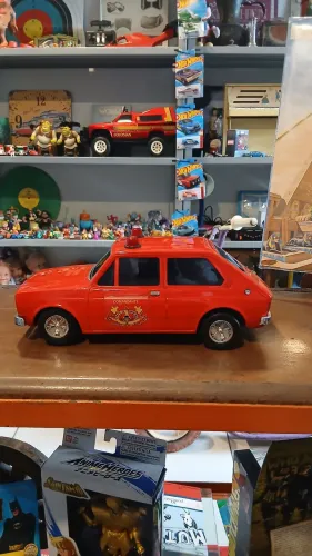 Carrinho Bate e Volta Fiat 147 Bombeiro. Fabricado pela Estrela 