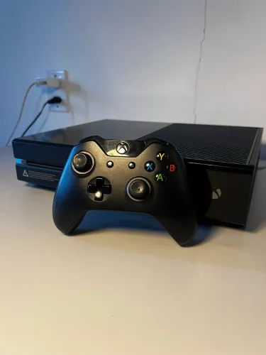 Xbox One Fat 500GB + Controle + 3 Jogos
