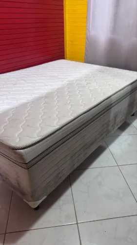 Vendo cama casal box usada