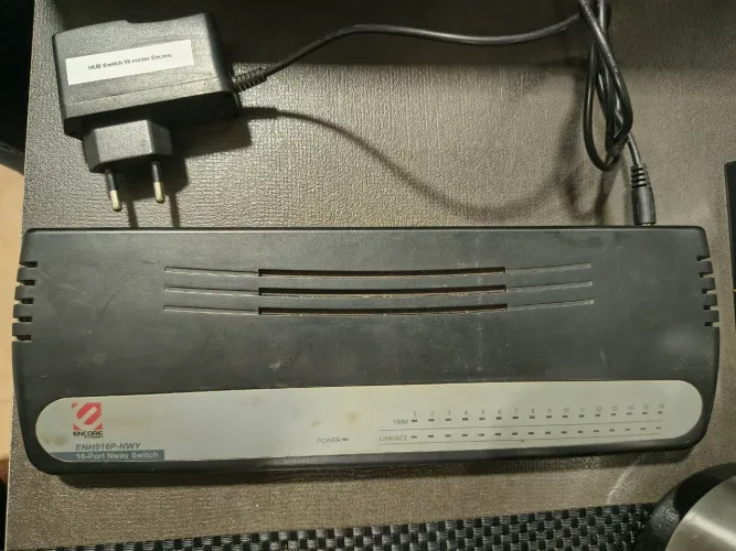 Switch 16 portas 10/100 Mbps<br>Encore - Modelo ENH916P-NWY