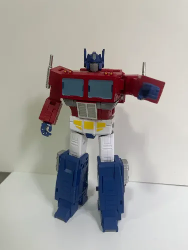 Studio Series 86 OPTIMUS PRIME (Bootleg)
