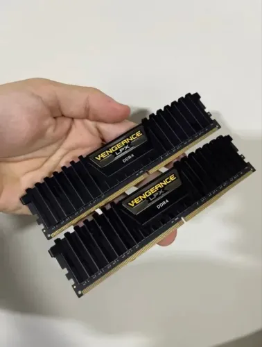 Vendo 2x 8GB Memória RAM Corsair Vengeance LPX DDR4 3200MHz