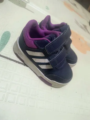Tênis Adidas infantil 18