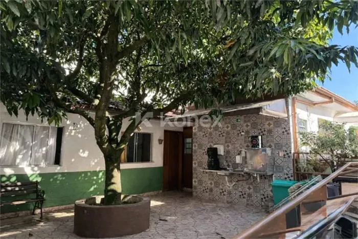 Casa comercial à venda com 197 m² em Vila Vitório Mazzei, São Paulo