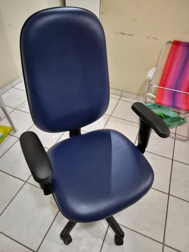 Cadeira escritório giratória