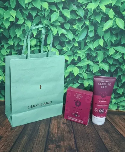 Kit feminino de cosméticos, com hidratante e sabonete