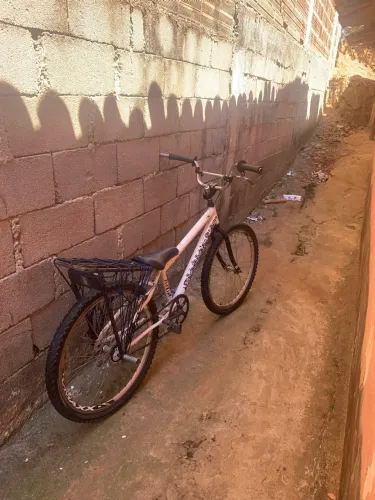 Bike ARO 24 MOTADINHA