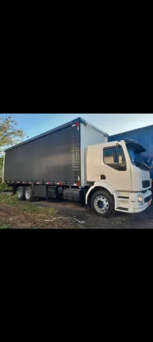 VOLVO VM 260 TRUCADO 6X2 BAÚ SIDER