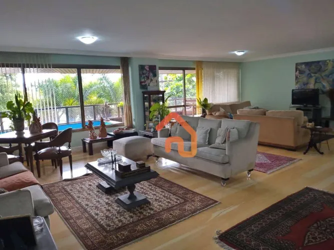Apartamento garden com piscina na varanda de 4 quartos, 2 suítes e 2 vagas à venda, 400 m²