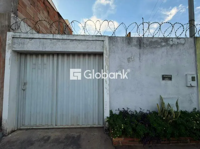 Casa para Aluguel em Montes Claros/MG Bairro Vila Campos, 02 Quarto(s), 01 Vaga