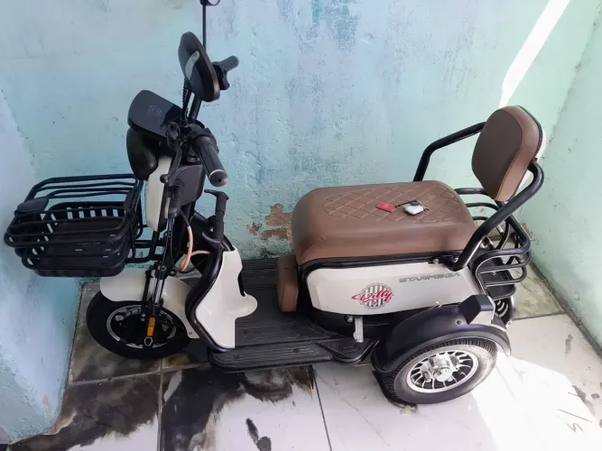 Vendo triciclo ótimo estado