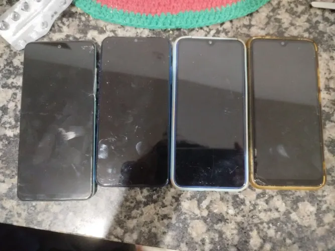 4 celulares xiaomi (leia a descrição)