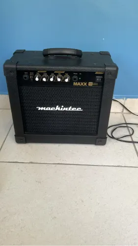 Caixa Maxx 15 color 15W RMS 6 ?