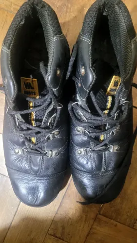 Bota tamanho 43 couro Val boots