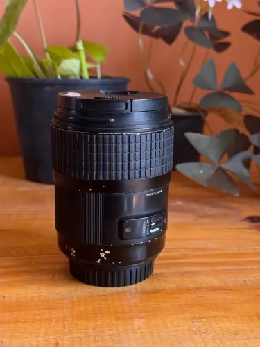 Lente 35mm 1.4 Sigma Art CANON - COM REPARO A SER FEITO