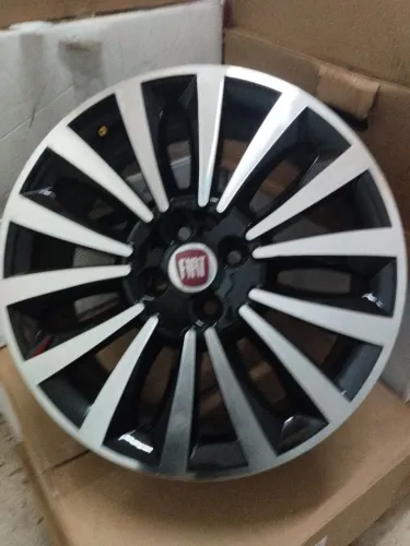 Rodas do Fiat línea aro 17