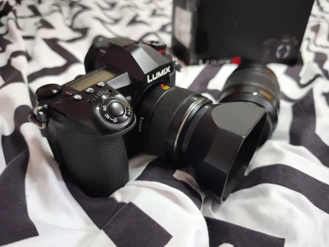 Lumix G9 + 25mm 1.4 Leica e 12 60mm 