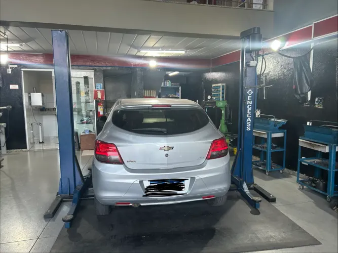 VENDE-SE OFICINA MECÂNICA COMPLETA (SOMENTE MAQUINÁRIO E FERRAMENTAS))
