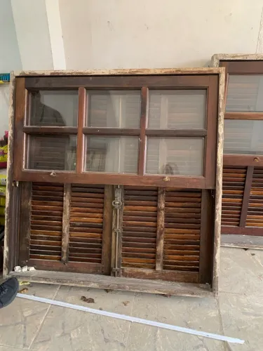 Janelas de Madeira Maciça 1,20 x 1,00 - Com vidros | Bom estado