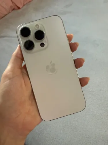 iPhone 15 Pro 128GB Branco - 98% bateria - Impecável - Sem marcas