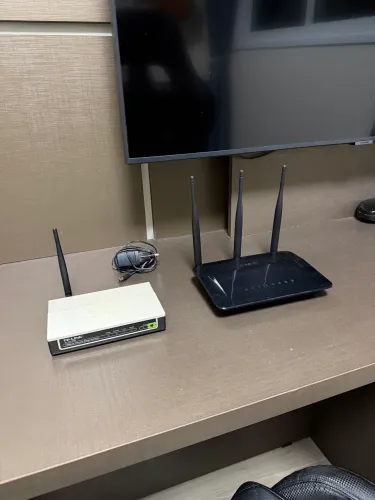 Kit Roteador D-Link DIR-809 + Repetidor TP-Link TL-WA730RE