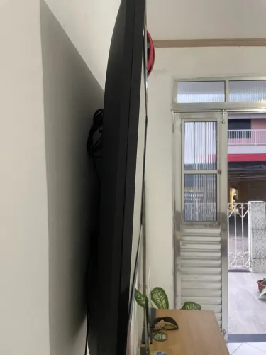TV LG 43 com defeito