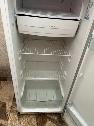 Geladeira Electrolux 280 litros Funcionando Perfeitamente