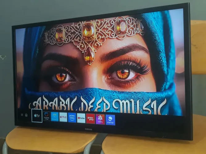 tv smart 32 novinha tizem todos apps sem detalhes controle canais plus entrego *