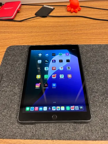 iPad 7ª Geração 128GB Wi-Fi Cinza-Espacial 10,2"