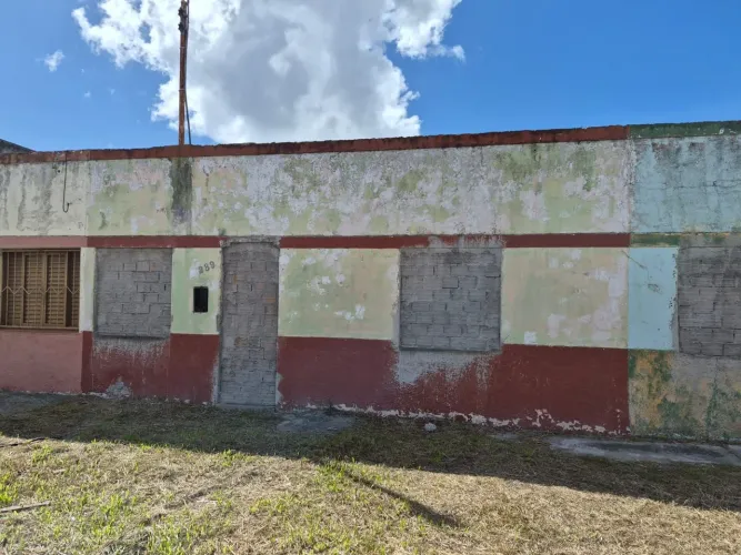 CASA PARA REFORMA OU DEMOLIÇÃO