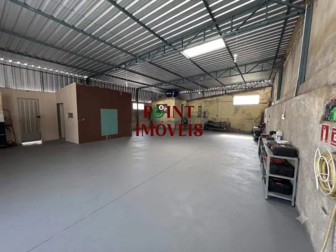 Galpão Comercial à Venda no bairro Salgado Filho com tres casas | Próximo à Magi Salomão |