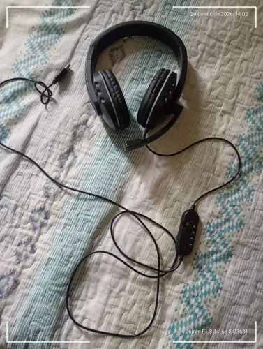 Vendo um fone gamer com fioo novo foi usado uma vez