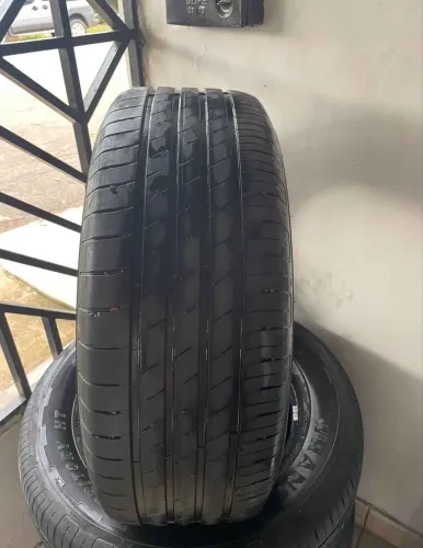 Vendo Pneu semi novo 265/60 aro 18 em ótimo estado 60 % vida 
