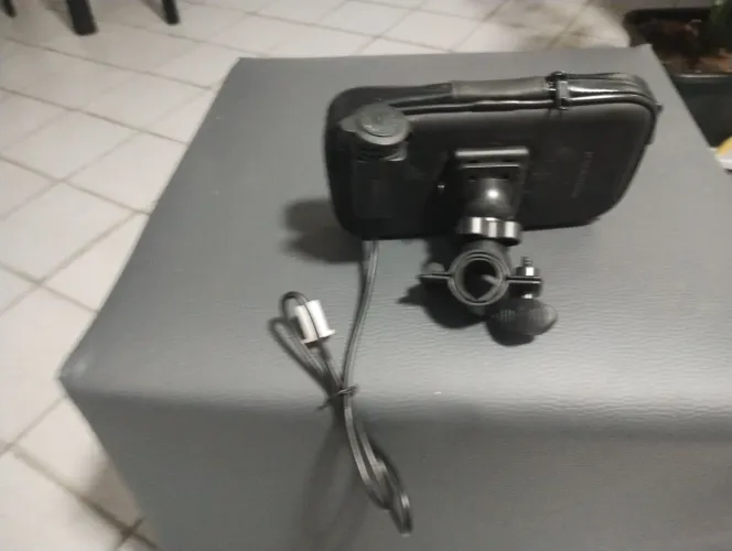 Suporte de celular para moto