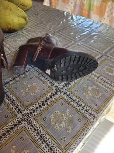 Botas lindas semi usadas