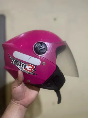 Capacete top