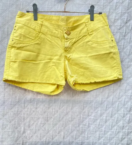 Short Sarja Amarelo Claro - Tam. 42 (Estado de Novo)