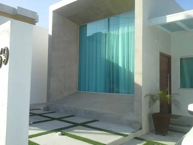 LINDA CASA LINEAR À VENDA NO CONDOMÍNIO DOS PÁSSAROS - CABO FRIO/RJ