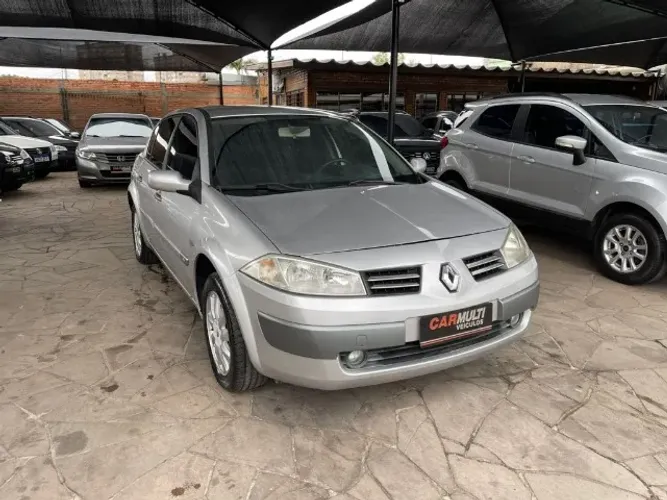 Renault Megane Sedan Dynamique Hi-flex 1.6 16V 2011