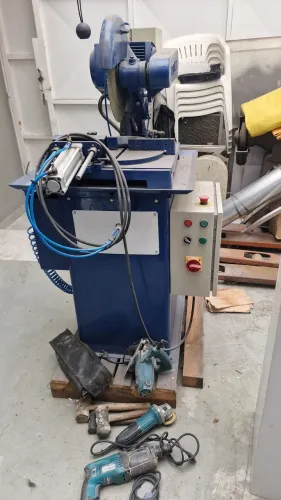 Serra meia esquadria automática pema